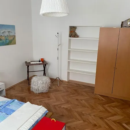 Greenhouse 22 Klagenfurt am Woerthersee