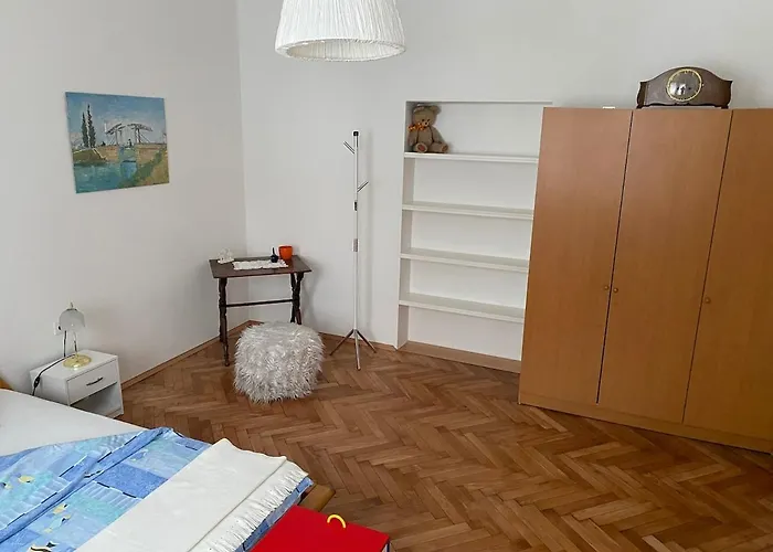 Greenhouse 22 Klagenfurt am Woerthersee